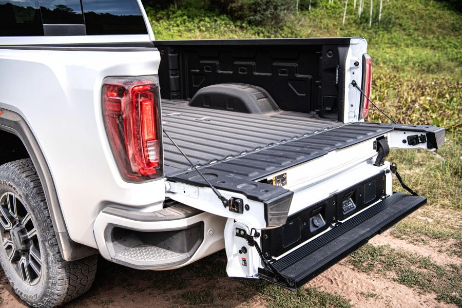 Багажник GMC Sierra 2500 HD AT4 Crew Cab 2019 года  (фото 16 из 40)